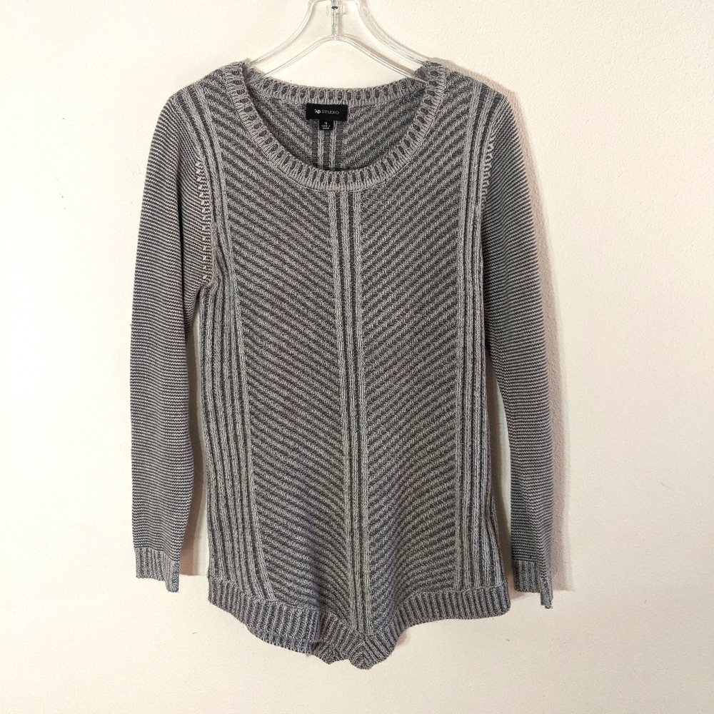 3/$20 🌟 AB Studio Grey Sweater